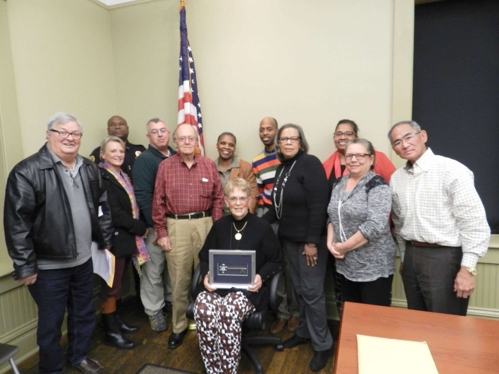 Retiring Mayor JoAnne Bush receives key to the city